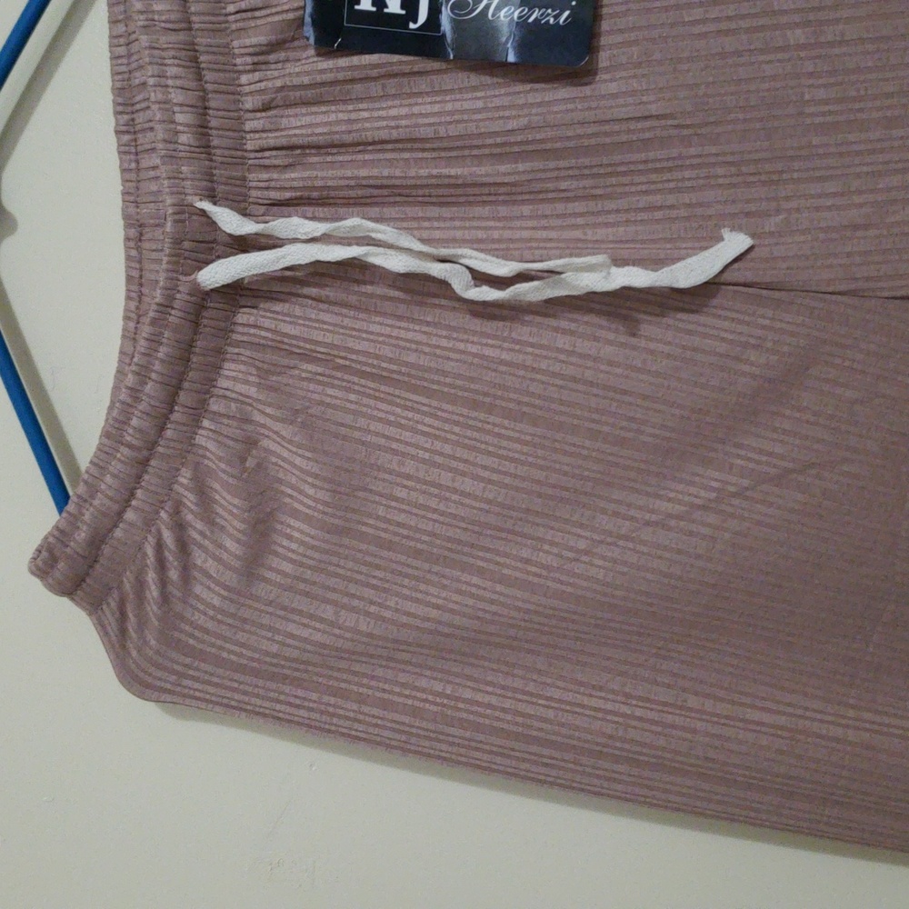 Pants - Picture 4 of 6